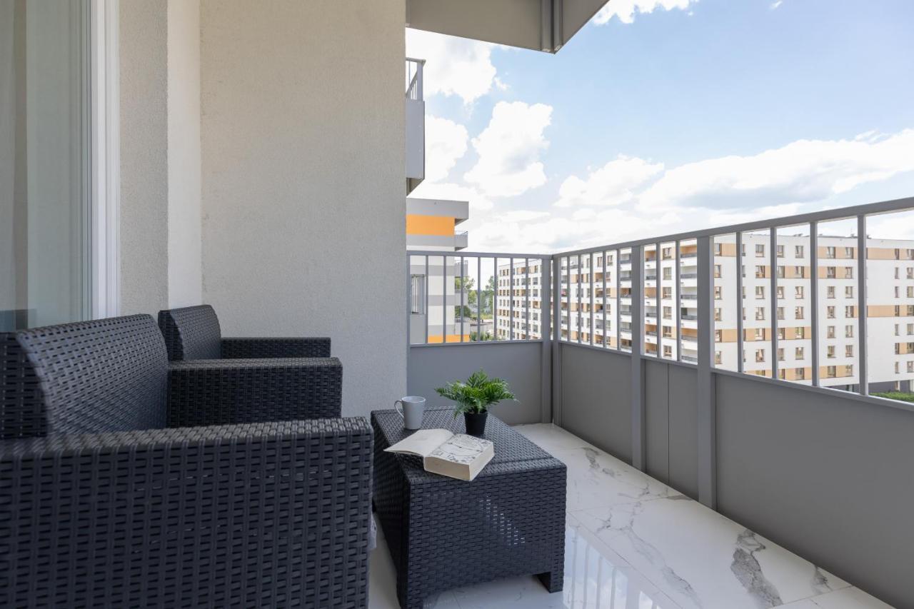 Elegant Apartments With Balcony & Parking Warsaw By Noclegi Renters Exterior photo