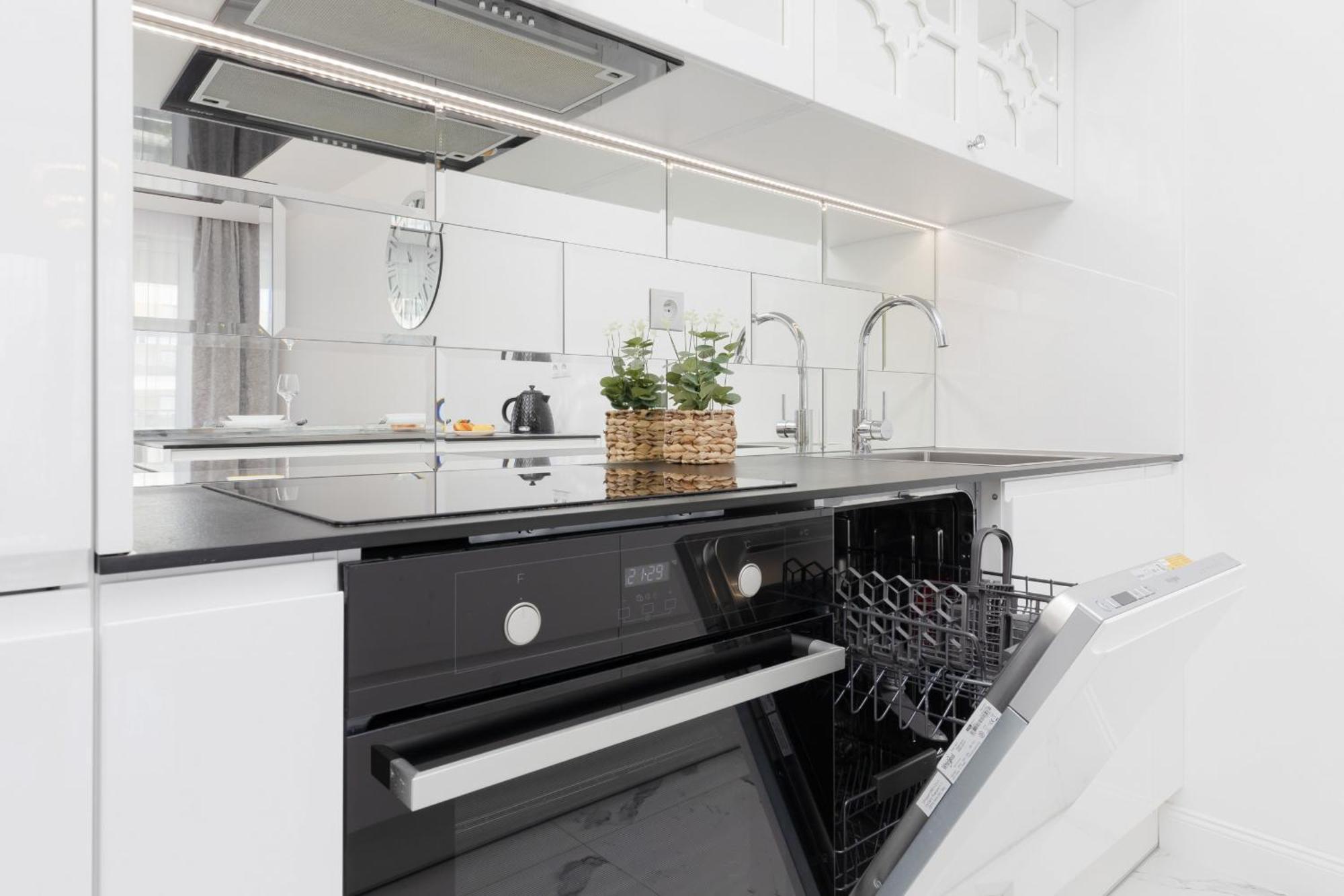 Elegant Apartments With Balcony & Parking Warsaw By Noclegi Renters Exterior photo